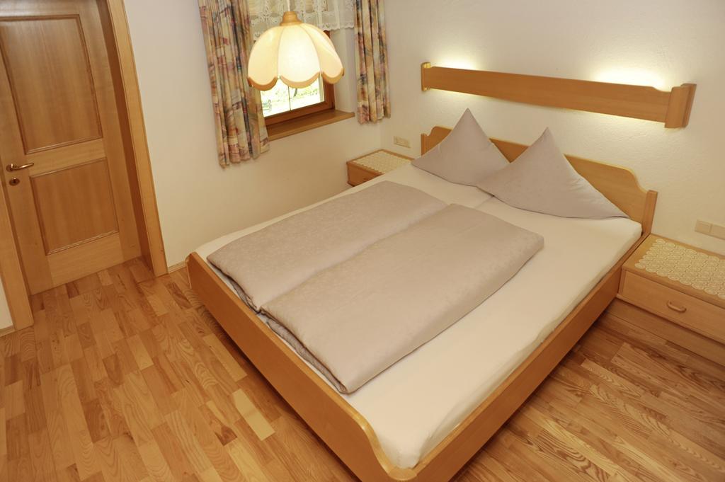 Haus Obere Allmein Sankt Gallenkirch Habitación foto